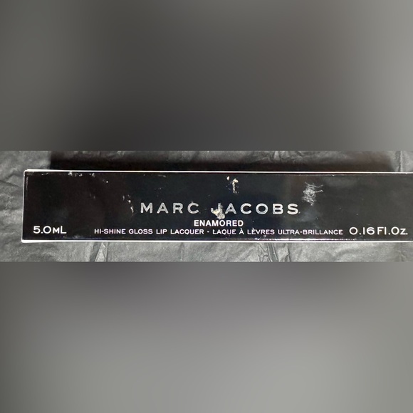 🆕 NWOB Marc Jacobs Raspberry Beret (356) Enamored Hi-Shine Gloss - Picture 5 of 7